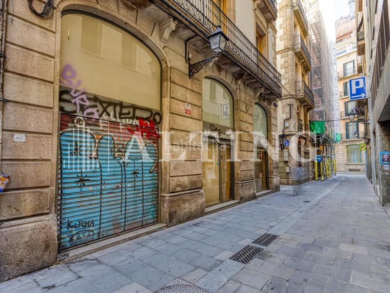 Foto d8c13d91-53f6-426b-ad38-956c459a7232. Local comercial  reformado con encanto histórico en el gótico en Barcelona