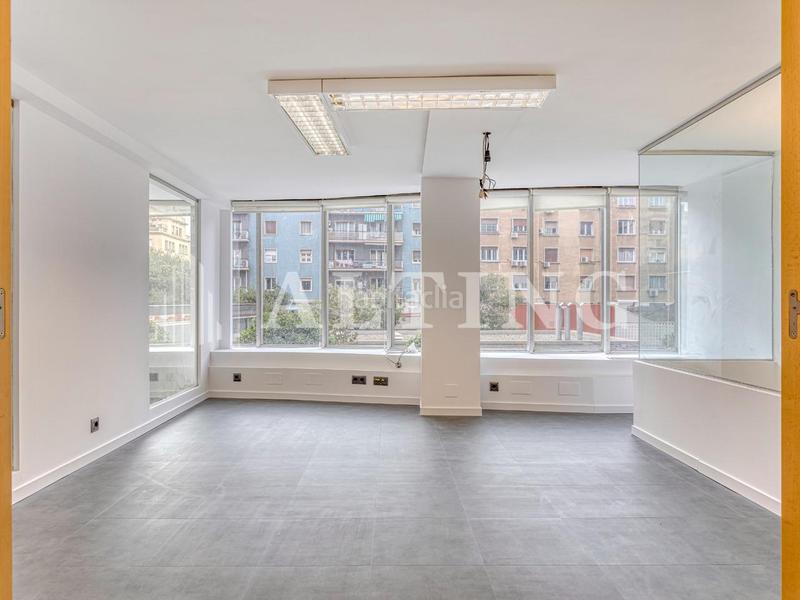 Foto cfa97bc2-1756-43c6-adde-4334fe9f3b69. Miete büro in Barri de les Corts Barcelona