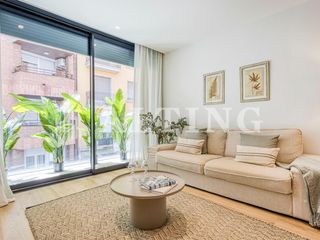 Pis a Calle alfons xii 10. Espectacular piso amueblado con terraza interior, balcón  y pisc