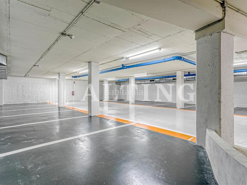 Foto 42ff9ae0-433a-4bf0-935b-ee74b2435819. Rent car parking in carrer alfons xii 10 in Sant Gervasi - Galvany Barcelona