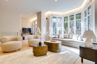Piso en Sant Gervasi - Bonanova. Exclusiva vivienda con jardín privado y sala versátil en la bona