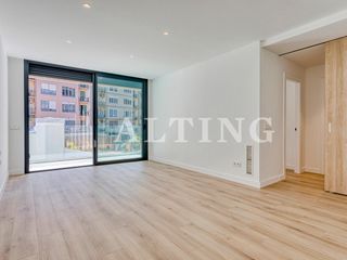 Flat in Calle alfons xii 10. Vivienda moderna con balcón y trastero en finca de obra reciente