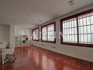 Büro in Barri de les Corts. Oficina en venta con inquilino y rentabilidad del 5 asegurada