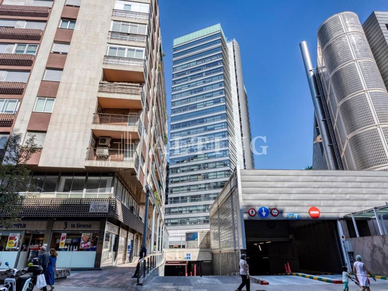 Foto ed25bdad-e62e-42cb-93f9-67329a595b47. Rent car parking in avenida diagonal 477 in L´Antiga Esquerra de l´Eixample Barcelona