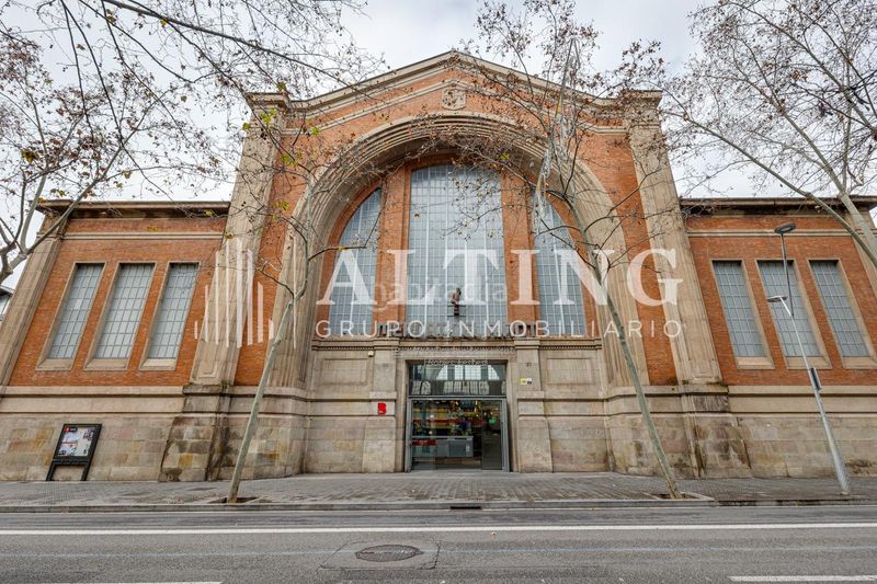 Foto 325964c7-7bf1-440c-9e82-3b2e7909960c. Local comercial en carrer villarroel 191 local comercial en venta en rentabilidad frente al hospital clínic en Barcelona