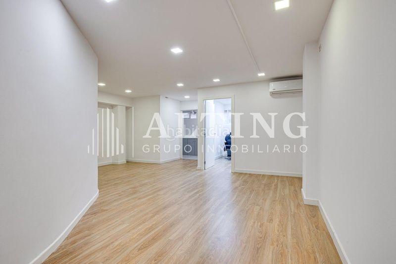 Foto 92219b44-2b7a-4532-9176-11231fb89082. Local comercial en carrer villarroel 191 local comercial en venta en rentabilidad frente al hospital clínic en Barcelona
