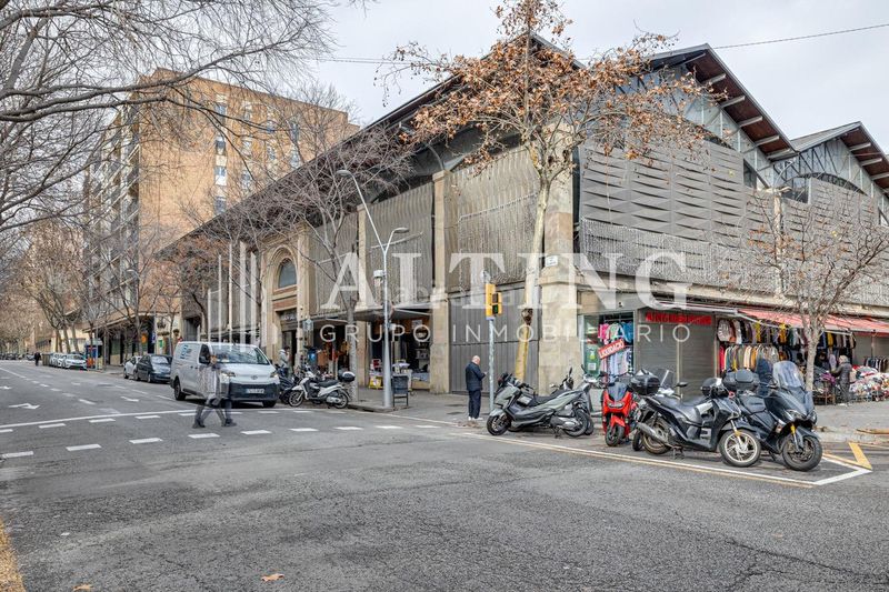 Foto bab9f8d8-6269-4eb0-9ef3-215ae2d666d1. Local comercial en carrer villarroel 191 local comercial en venta en rentabilidad frente al hospital clínic en Barcelona
