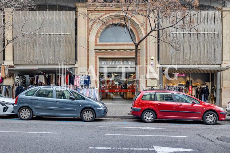 Foto f85a71de-4f70-4ce5-81ad-303520f82ee4. Local comercial en carrer villarroel 191 local comercial en venta en rentabilidad frente al hospital clínic en Barcelona