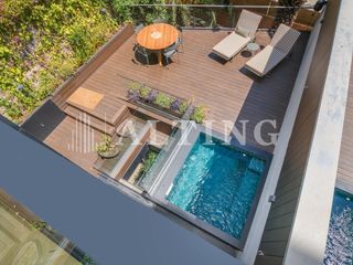 Flat in Carrer carrer aribau 306. Espectacular planta baja dúplex de diseño con terraza y piscina