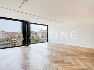 Appartement à Carrer carrer aribau 306. Elegancia y diseño en una vivienda renovada junto a vía augusta