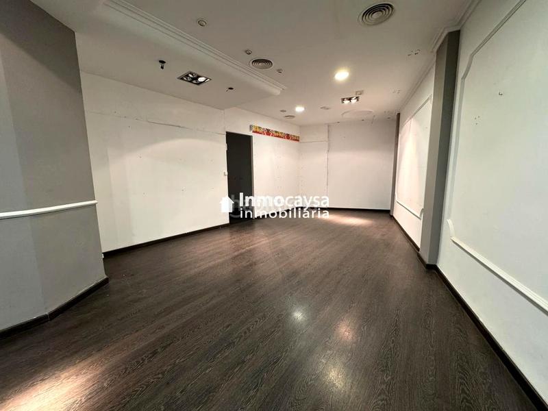 Foto cf4cb4a4-3c93-45bd-9b23-2ec1a278351a. Local comercial a Xàtiva