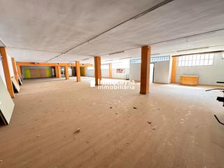 Local Comercial  Carrer baixada estació. Local comercial en primera planta