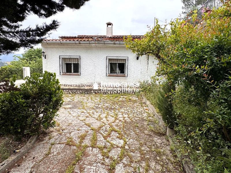 Foto bfed250f-d5a7-471b-bcc0-489748618155. Casa amb piscina a Xàtiva