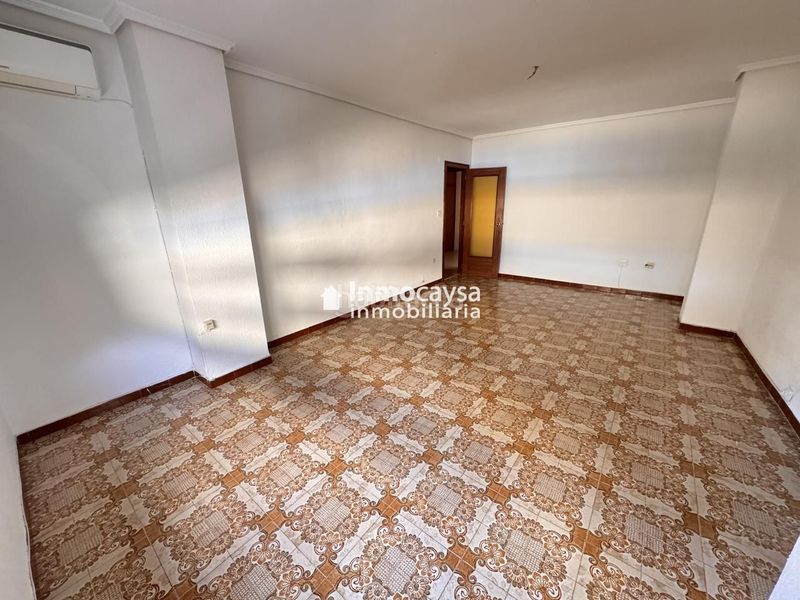 Foto def38bf3-0a2c-4386-b9d2-0743a5c74718. Piso  céntrico en Xàtiva