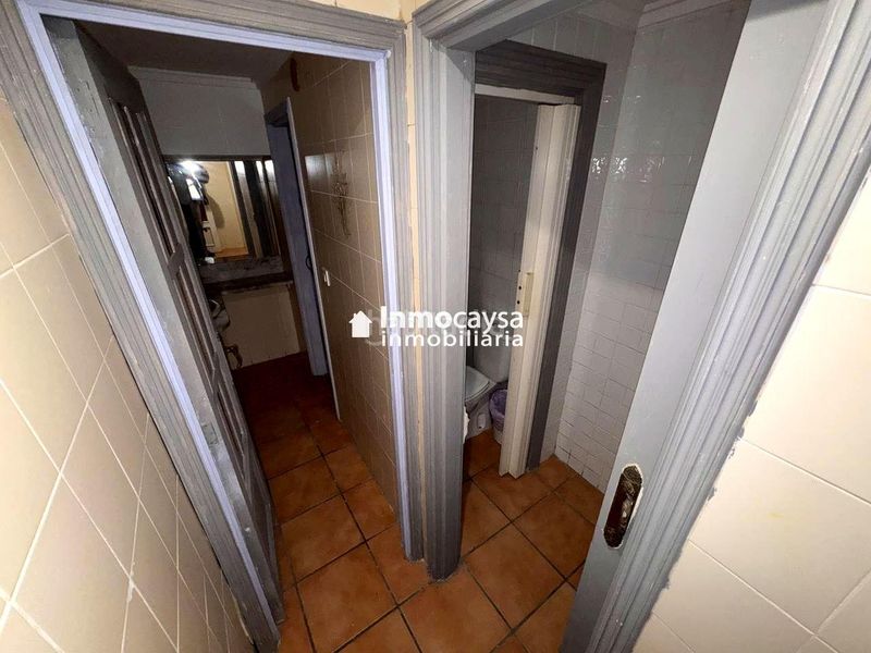 Foto d45495f1-97bf-4b22-aef5-fa49fe2812a9. Local comercial a Xàtiva