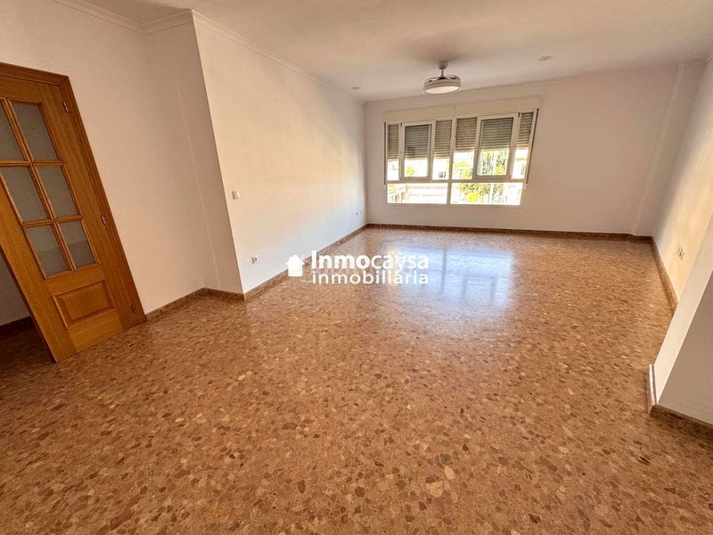Foto fcab6f7d-28a4-4ea0-b8fa-61f92bad86d6. Pis amb aparcament a Xàtiva
