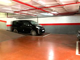 Parking voiture à Calle capitan segarra 39. Garaje en el  mismo corazón del mercado central