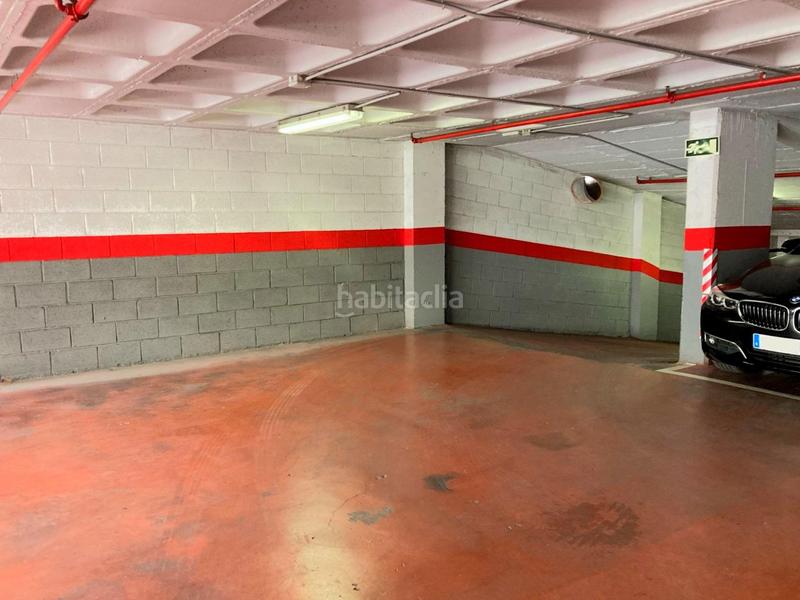 Foto cd364984-2fe1-46d5-86be-360965b1f4f2. Aparcament cotxe a calle capitan segarra 39 a Mercado Alicante