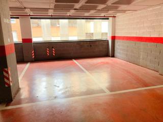 Parking voiture à Calle capitan segarra 39. Garaje en el  mismo corazón del mercado central