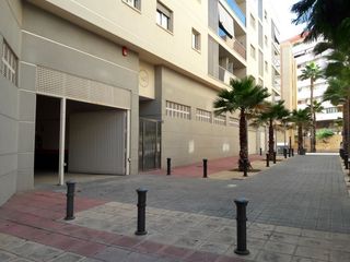 Affitto Posto auto  Calle general espartero. Alquiler plazas de garaje calle general espartero 102