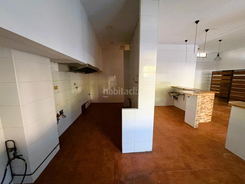 Foto 058c6870-f261-4e5b-8b5d-54611e8b21db. Alquiler local comercial local comercia con licencia para restauracion zona Babel frente hotel nh en Alicante