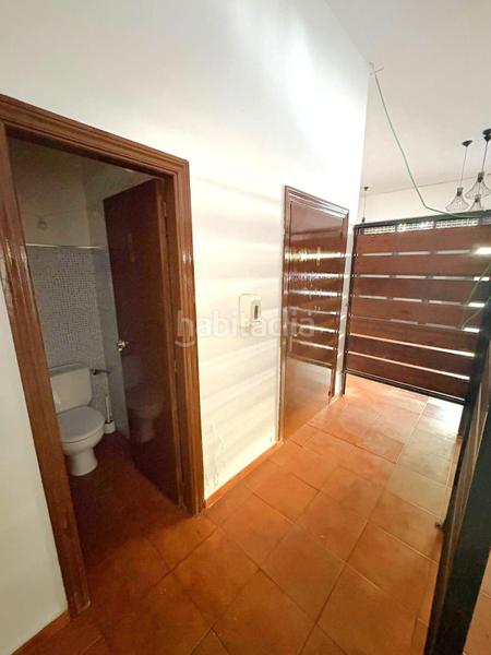 Foto 844b2570-8c72-4a2b-85e5-1b67e7818402. Rent business premise in Babel Alicante