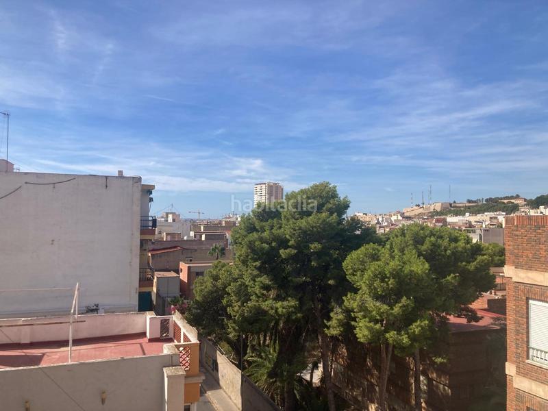 Foto 9df737d8-1edc-448f-b47a-cdd4566e4aef. Piso !!! disfrute de vivir en un estupendo ático a pocos metros del ada y plaza de toros en Alicante