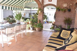Xalet a Villamontes-Boqueres. Chalet en excelente ubicación, esquinado y todo en una sóla plan