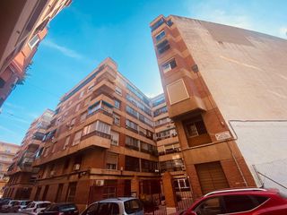 Flat in Carolinas Altas. Amplia y luminosa vivienda a pocos metros del boulevard del pla