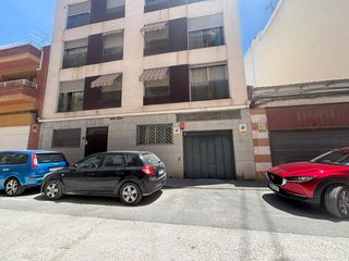 Aparcament cotxe a Calle MONTERO RIOS 8