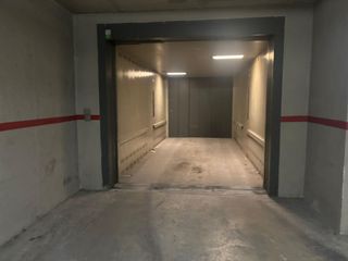 Autoparkplatz in Calle montero rios 8. Garaje en calle montero rios, amplia y cómodo acceso con traster