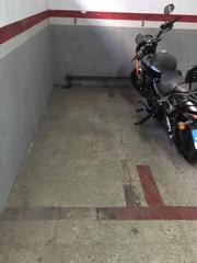 Lloguer Aparcament de moto a Carrer de leiva 1. Parking alquiler moto