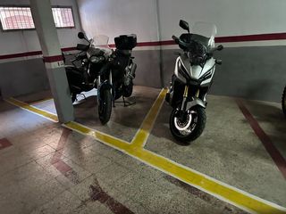Lloguer Aparcament de moto a Carrer de leiva 14. Parking alquiler para moto grande