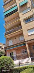 Pis a Paseo de recoletos 15. Piso bajo, 2 dormitorios, terraza, edif. con ascensor, céntrico