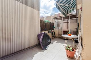Pis a Santa Eulàlia. Amplio piso con terraza y plaza de aparcamiento