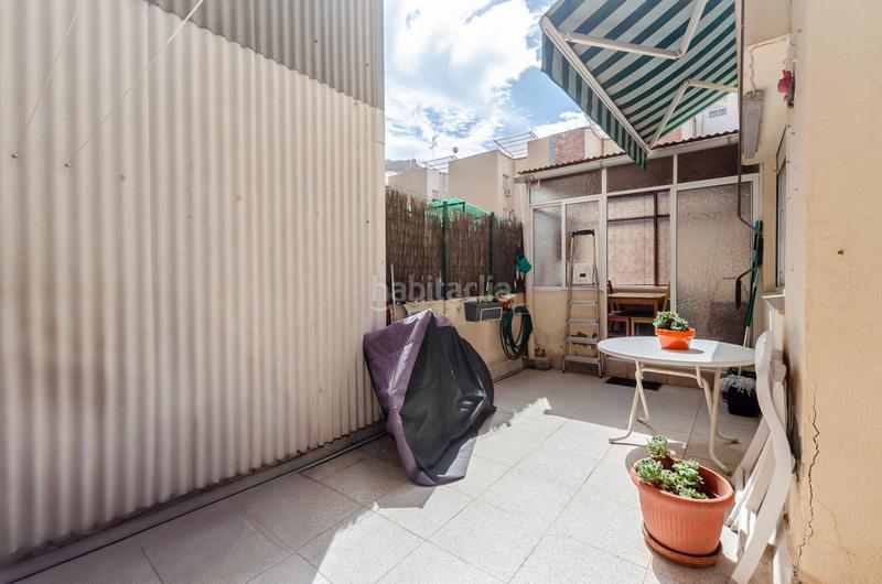 Foto 38d58d03-bec6-4b05-9341-cc2d9bbe86a4. Piso amplio piso con terraza y plaza de aparcamiento en Hospitalet de Llobregat (L´)