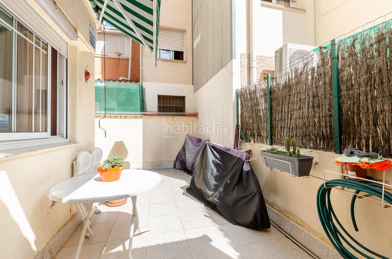 Foto a358ee2c-255b-4a79-b19d-f36b35e7b31f. Piso amplio piso con terraza y plaza de aparcamiento en Hospitalet de Llobregat (L´)