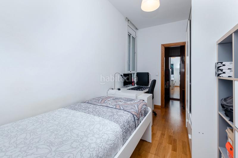 Foto c7bfb317-e8cc-4e91-a9a3-38892c6a9f51. Piso amplio piso con terraza y plaza de aparcamiento en Hospitalet de Llobregat (L´)