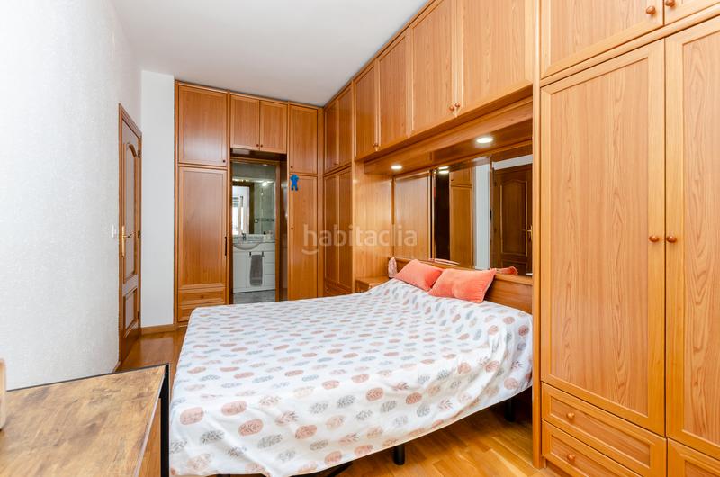Foto fa310748-b198-4fcf-a177-1b46e1e02ed7. Piso amplio piso con terraza y plaza de aparcamiento en Hospitalet de Llobregat (L´)