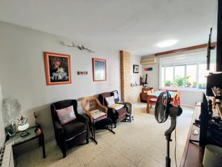 Pis  Avinguda del carrilet. Avenida carrilet 4 dormitorios, baño y aseo