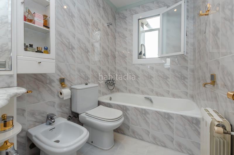 Foto 11a10f4c-8de1-4775-80a5-713cc5fbb85c. Etagenwohnung mit heizung in Sants Barcelona