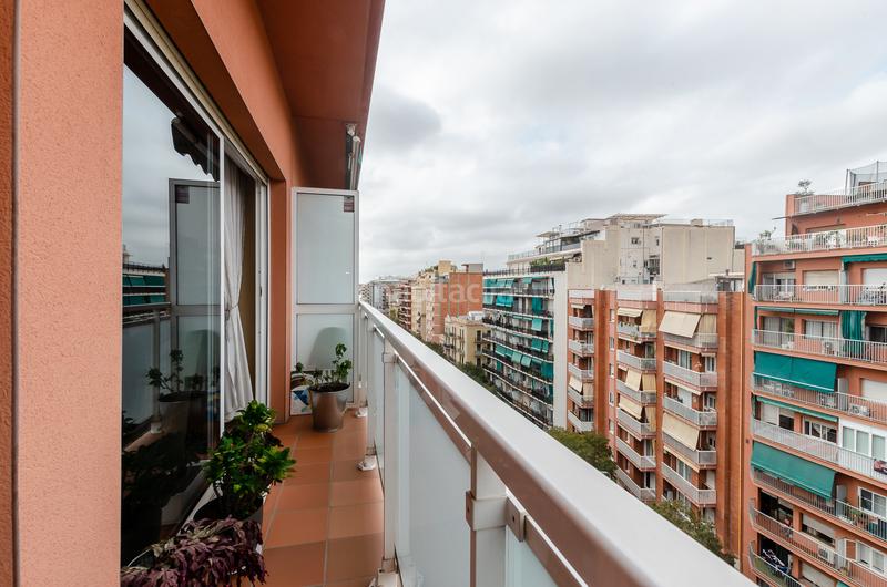 Foto dbf0438d-a01b-4116-bde8-ad6307853db6. Etagenwohnung mit heizung in Sants Barcelona