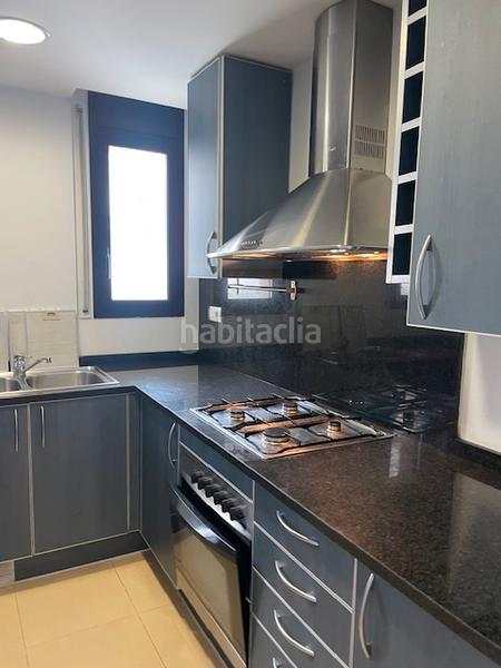 Foto 05e791d7-48f4-4164-b263-54cffaec27e2. Alquiler dúplex en carrer joaquim botet i sisó 28 pis per estudiants amb 3 suites en Girona