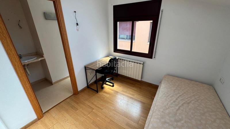 Foto 0f1370ed-58c1-4823-a2d4-d605bc912fbe. Alquiler dúplex en carrer joaquim botet i sisó 28 pis per estudiants amb 3 suites en Girona