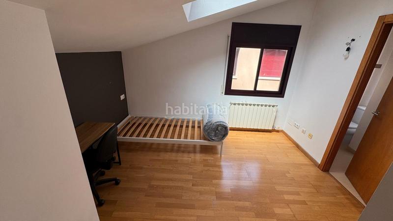 Foto 115553b3-a924-444f-be43-a10e19b4d147. Alquiler dúplex en carrer joaquim botet i sisó 28 pis per estudiants amb 3 suites en Girona