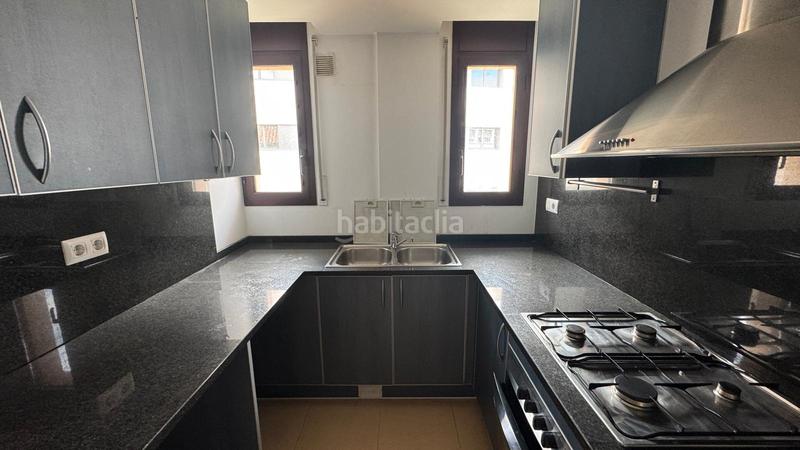 Foto b53fbd34-f087-4832-b7ac-fda14f54a88f. Alquiler dúplex en carrer joaquim botet i sisó 28 pis per estudiants amb 3 suites en Girona