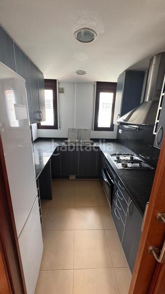 Foto beef0a12-683d-44f2-b2b7-3df87bcffabb. Alquiler dúplex en carrer joaquim botet i sisó 28 pis per estudiants amb 3 suites en Girona