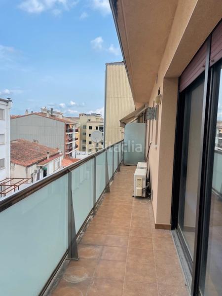 Foto d0b98f28-bc3f-4d6b-89ab-b525e93428c2. Alquiler dúplex en carrer joaquim botet i sisó 28 pis per estudiants amb 3 suites en Girona