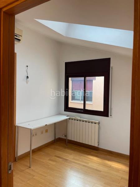 Foto dbc69328-cf47-4277-beb8-987c6665c44c. Alquiler dúplex en carrer joaquim botet i sisó 28 pis per estudiants amb 3 suites en Girona