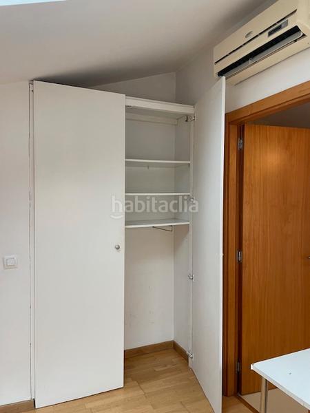 Foto f8ff57bf-0291-4924-944f-a42ad6e018fa. Alquiler dúplex en carrer joaquim botet i sisó 28 pis per estudiants amb 3 suites en Girona